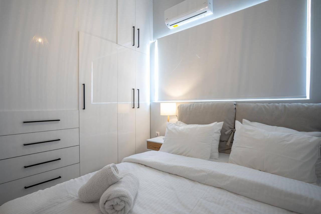 Apartment Trojan Affair Athens